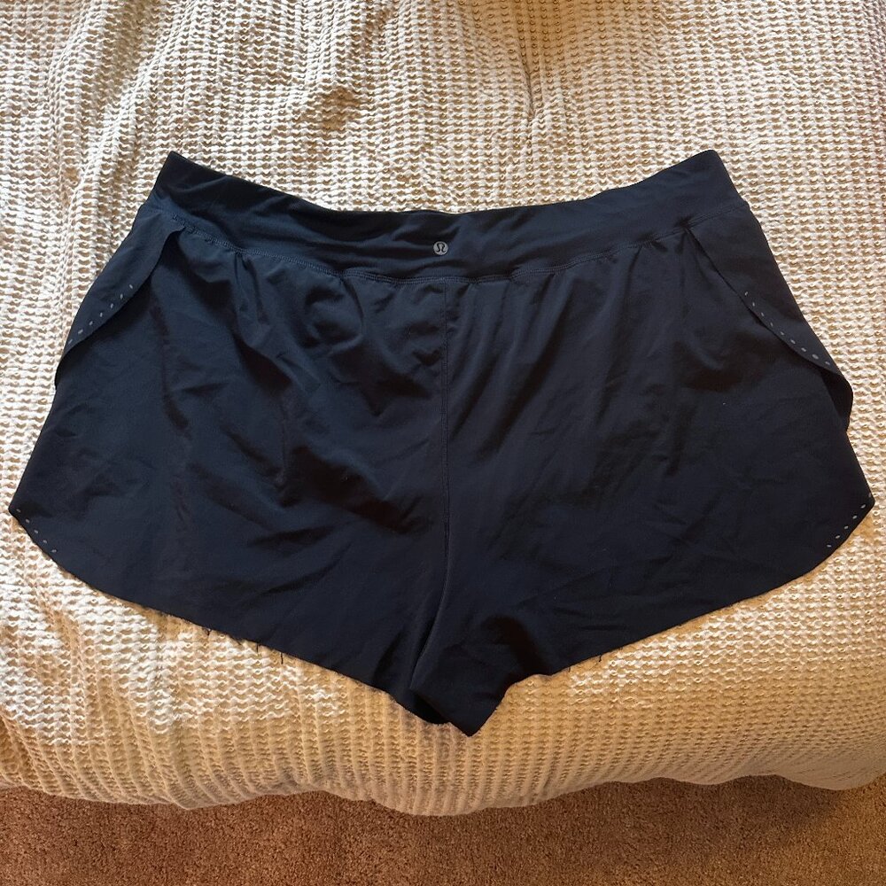 Lululemon Find your Pace high-rise lined short 3"